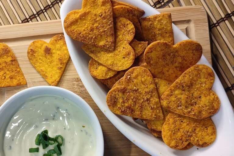 Receita de Doritos caseiro com formato de coração.